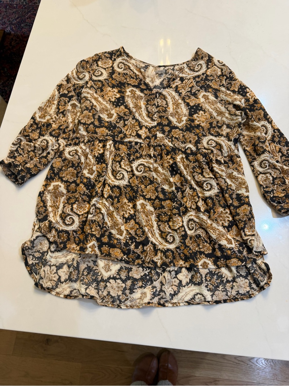 Women’s Paisley V-Neck Peplum Top - Black & Brown